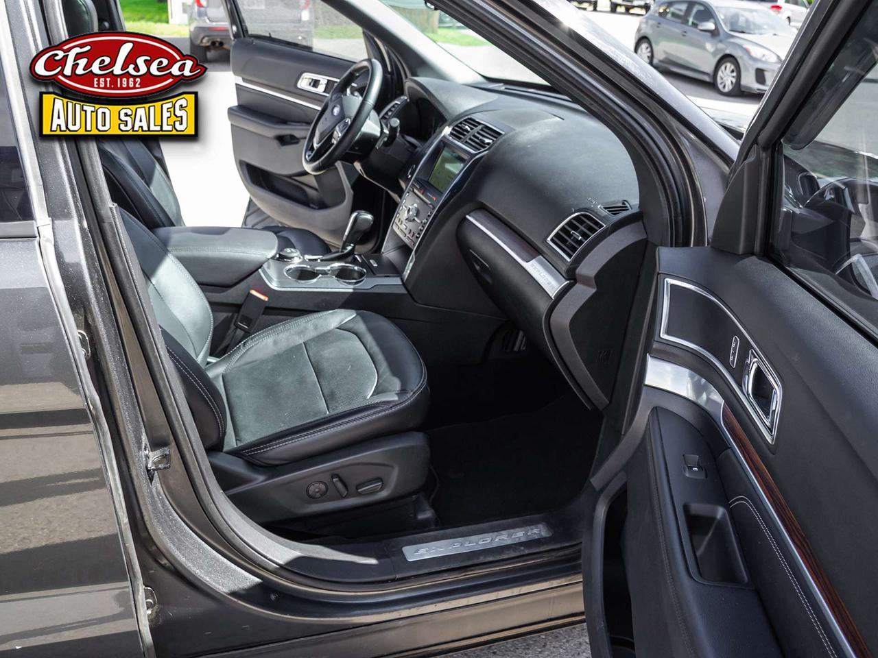 2019 Ford Explorer Limited 4WD Photo