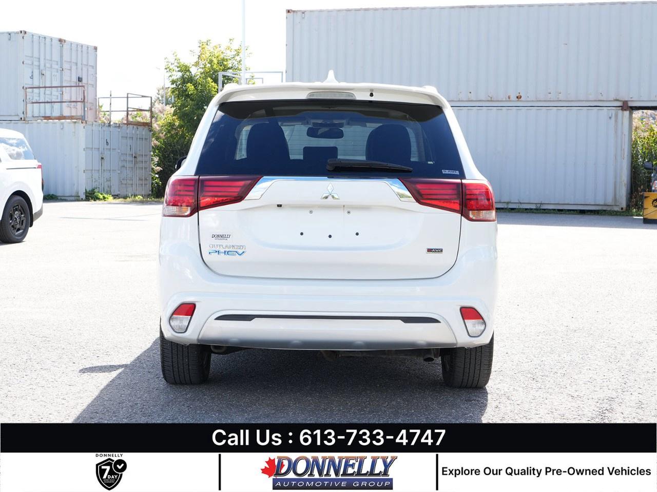 2022 Mitsubishi Outlander PHEV  Photo3