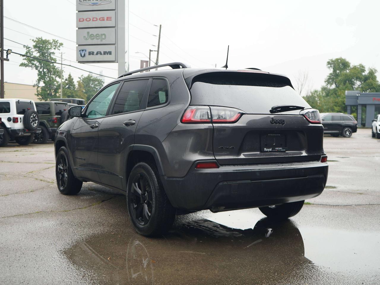 2023 Jeep Cherokee ALTITUDE, 4X4, CARPLAY Photo
