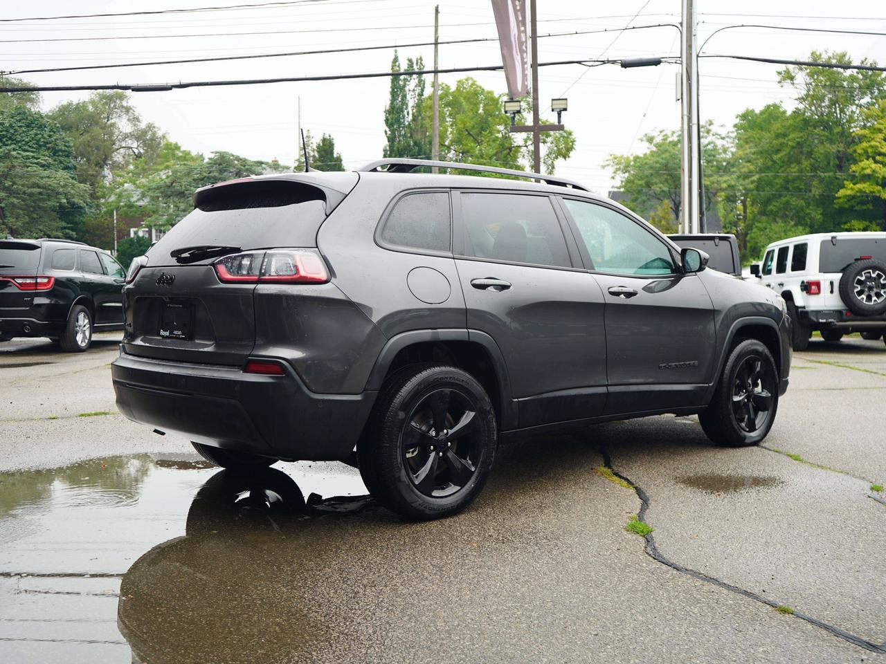 2023 Jeep Cherokee ALTITUDE, 4X4, CARPLAY Photo