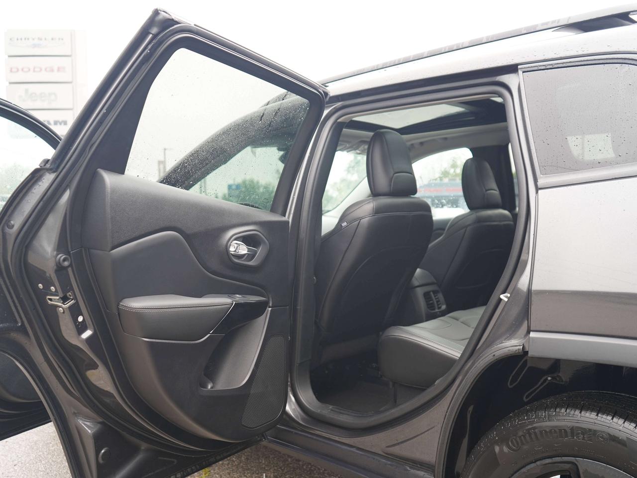 2023 Jeep Cherokee ALTITUDE, 4X4, CARPLAY Photo