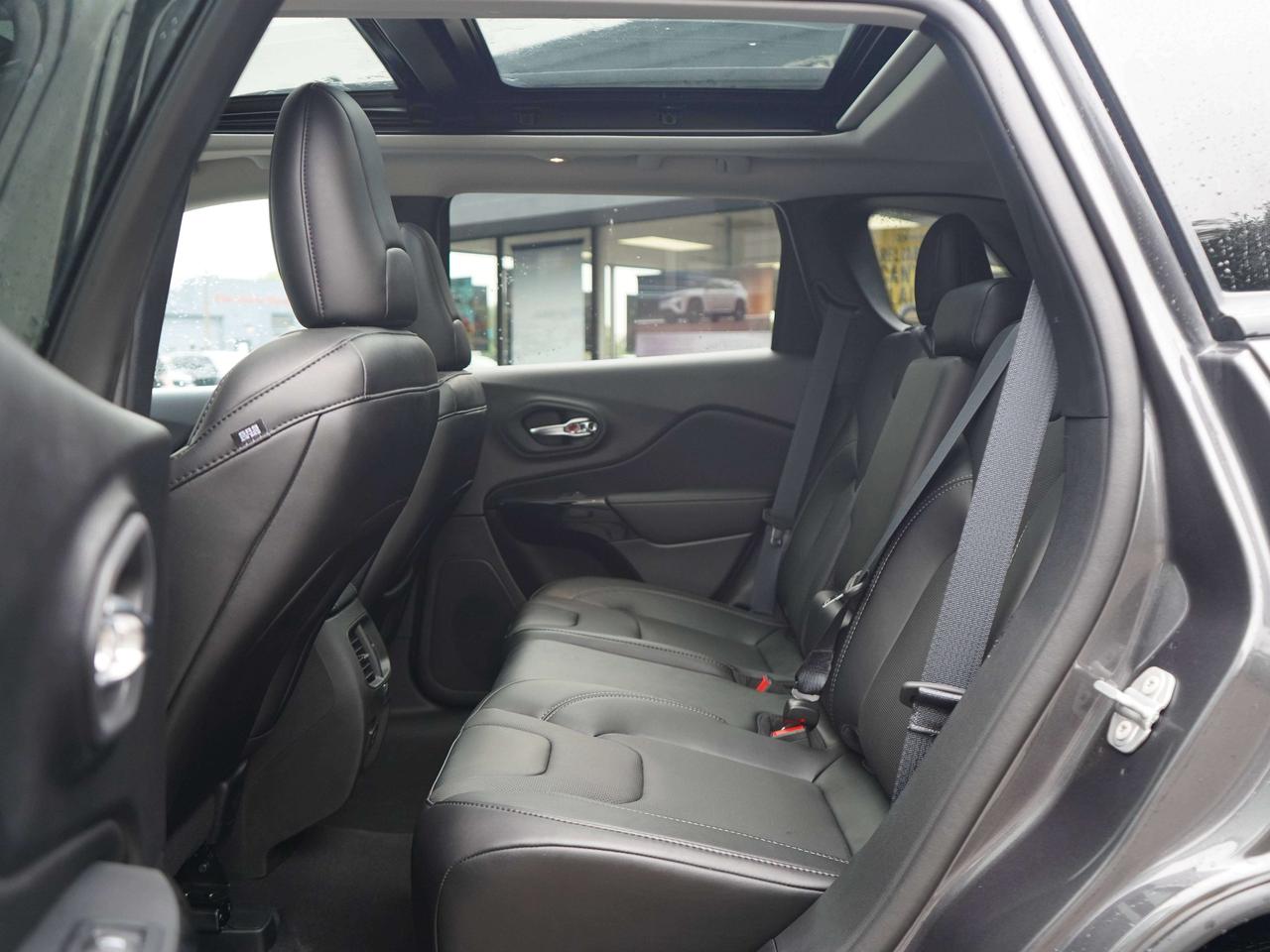 2023 Jeep Cherokee ALTITUDE, 4X4, CARPLAY Photo