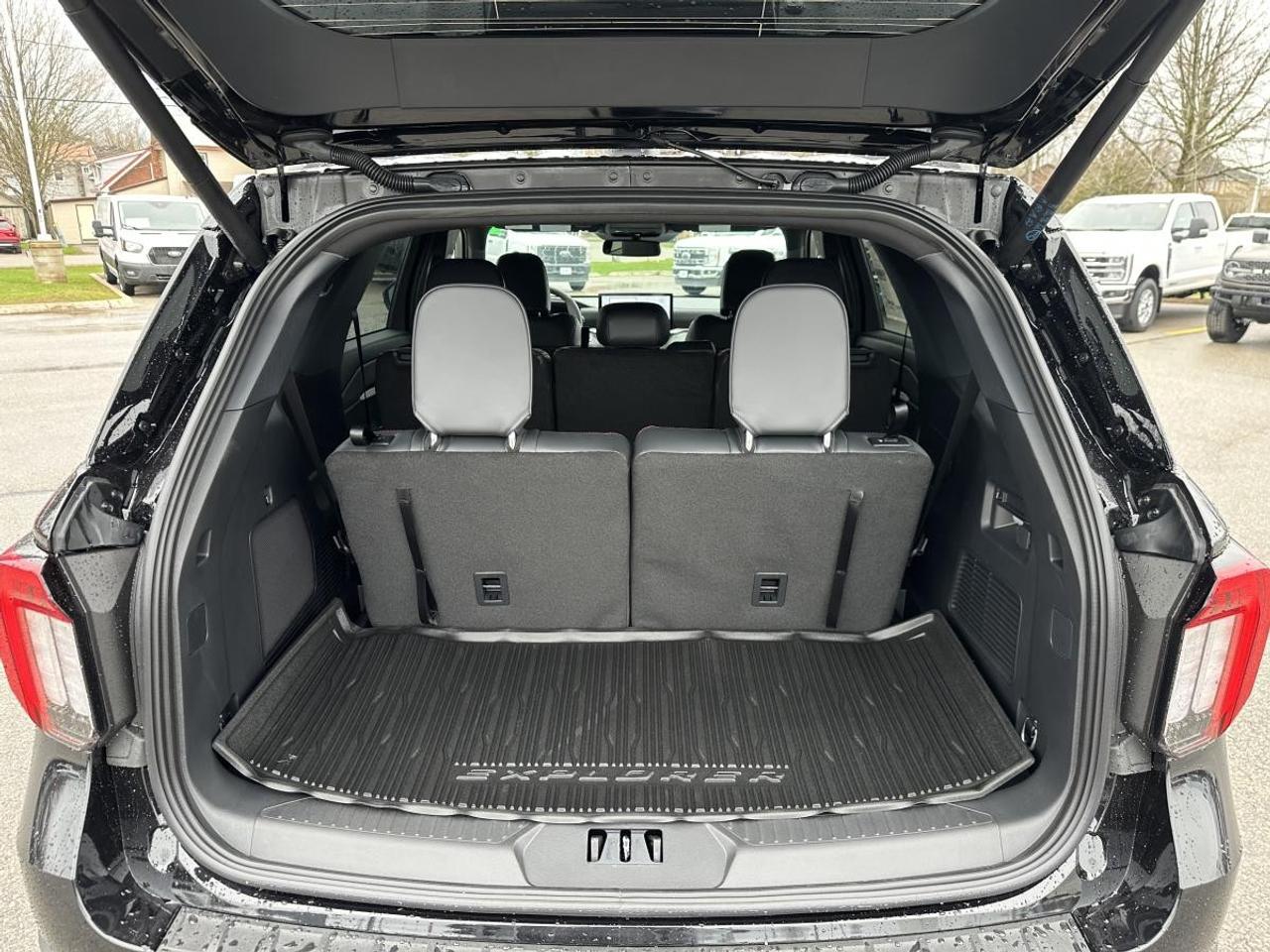 2026 Ford Explorer ST-Line 4WD Photo
