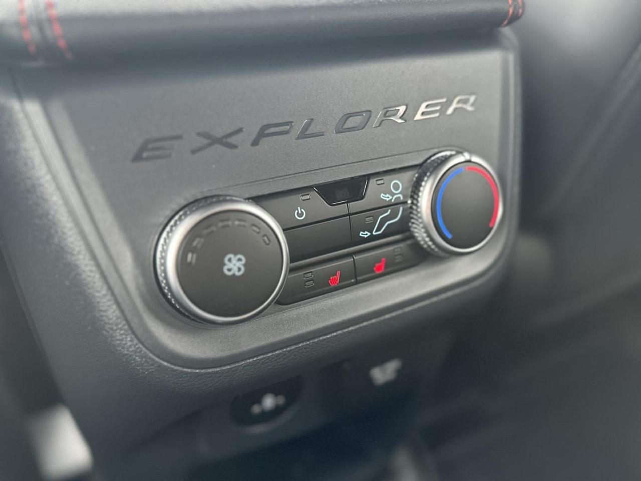 2026 Ford Explorer ST-Line 4WD Photo
