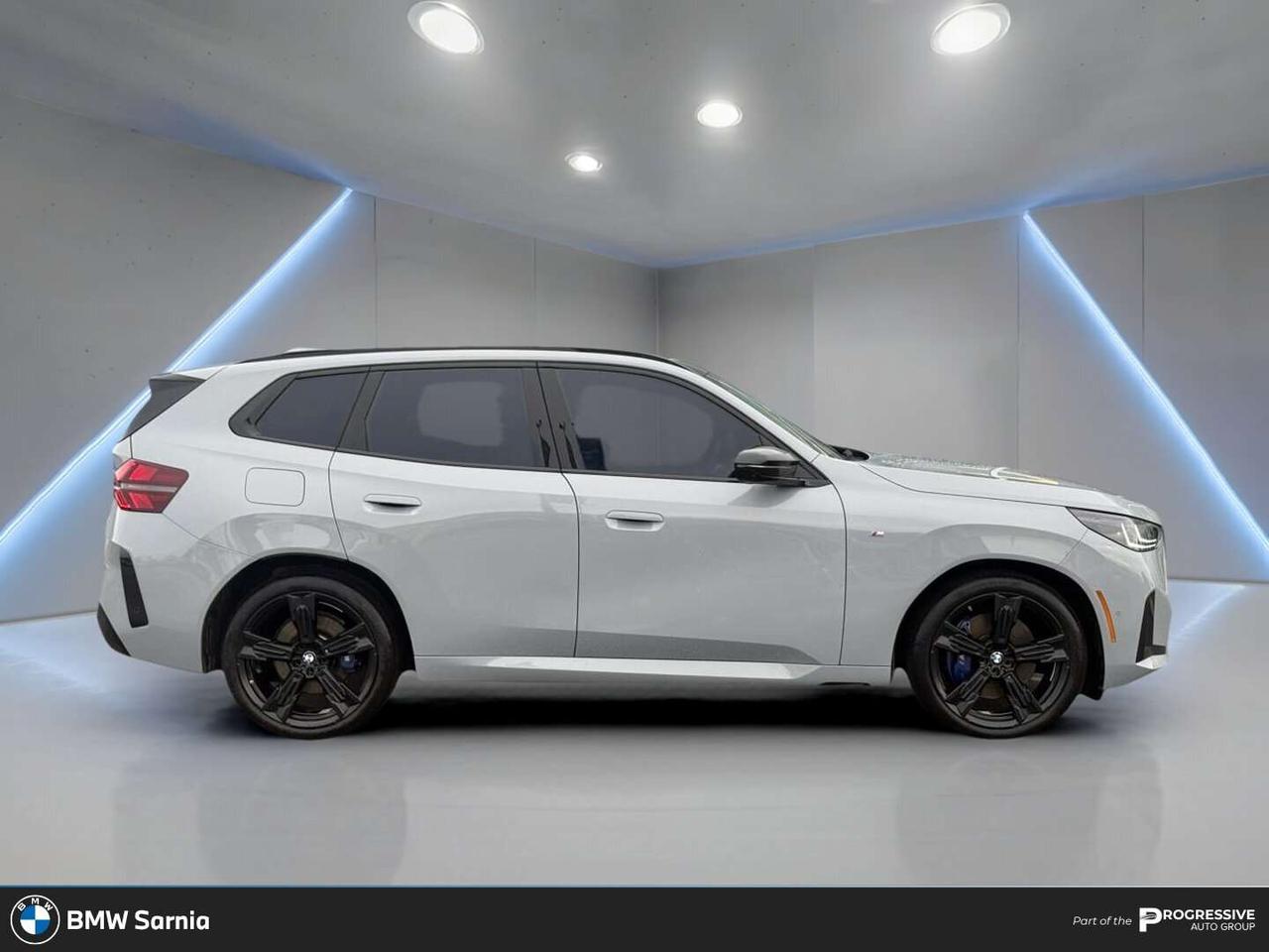 2025 BMW X3 M50 XDRIVE   PREMIUM PACKAGE   M SPORT PRO   REAR COMFORT PACKAGE Photo4