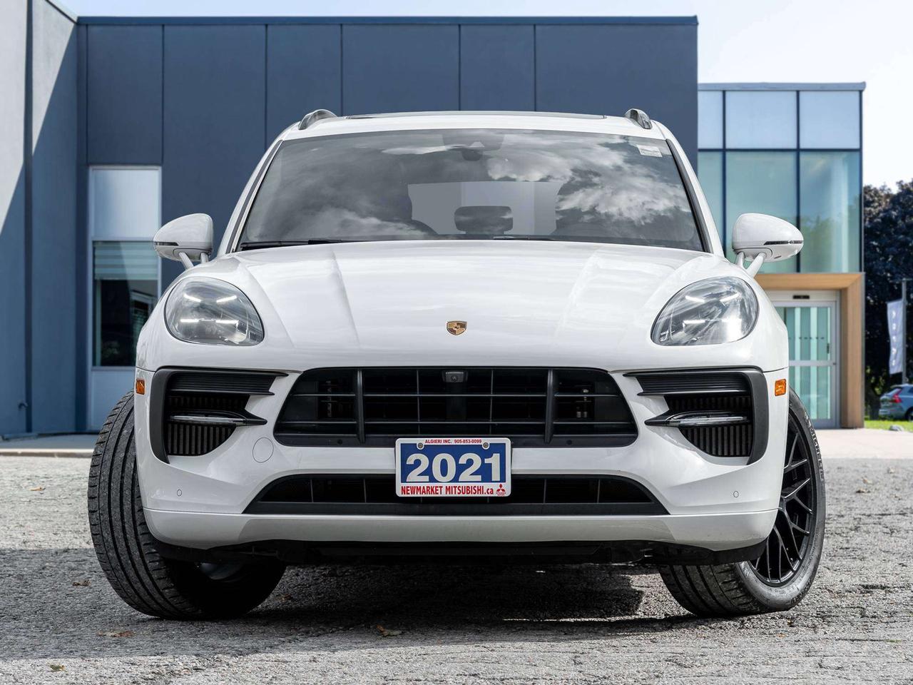 2021 Porsche Macan ONE OWNER   ACCIDENT FREE  AVAILABLE FOR FINANCING Photo
