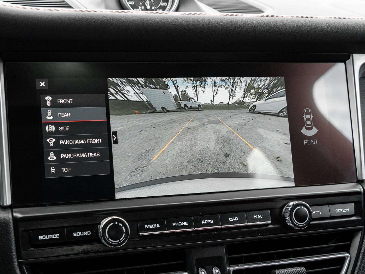 2021 Porsche Macan ONE OWNER   ACCIDENT FREE  AVAILABLE FOR FINANCING Photo