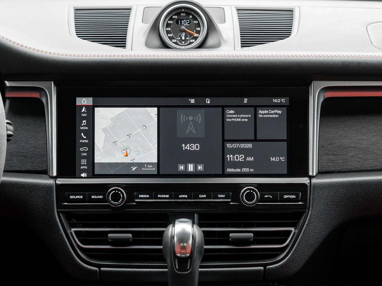 2021 Porsche Macan ONE OWNER   ACCIDENT FREE  AVAILABLE FOR FINANCING Photo
