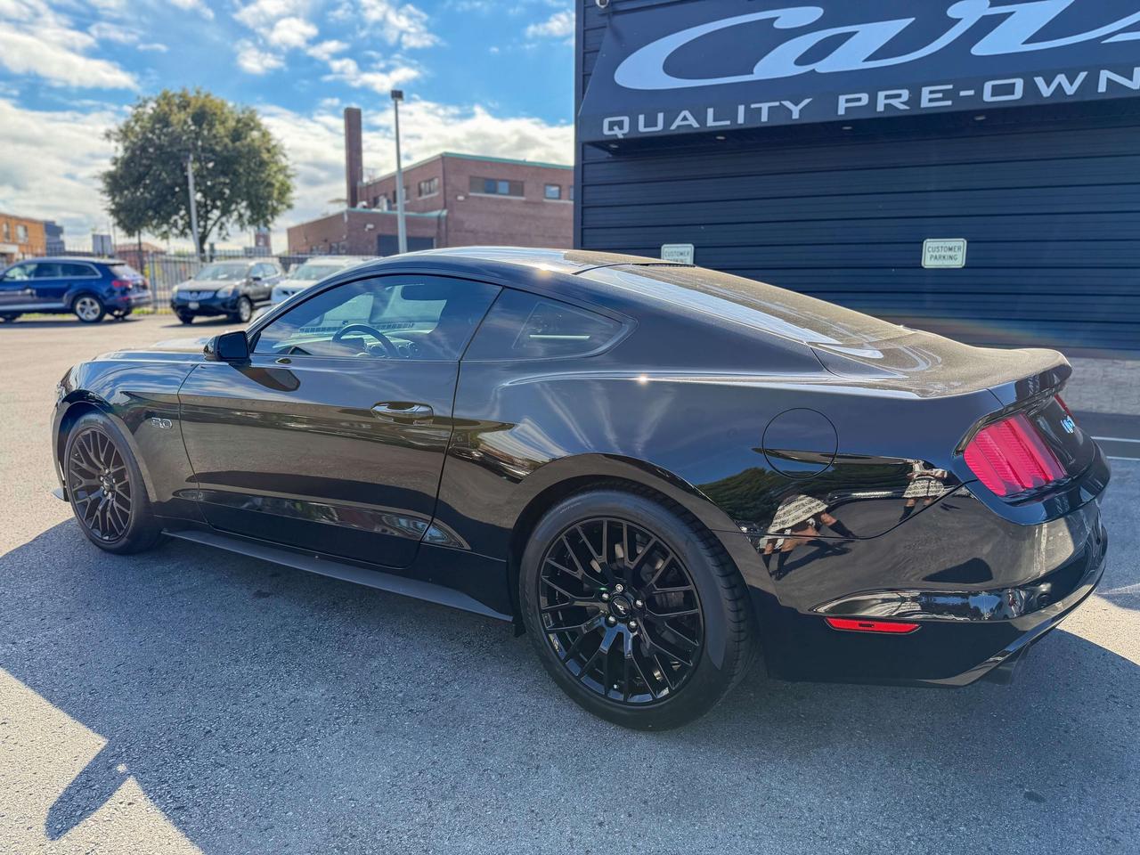 2017 Ford Mustang GT/6 SPEED MANUAL/CAMERA/NO ACCIDENTS/LOW KM/5.0 L Photo