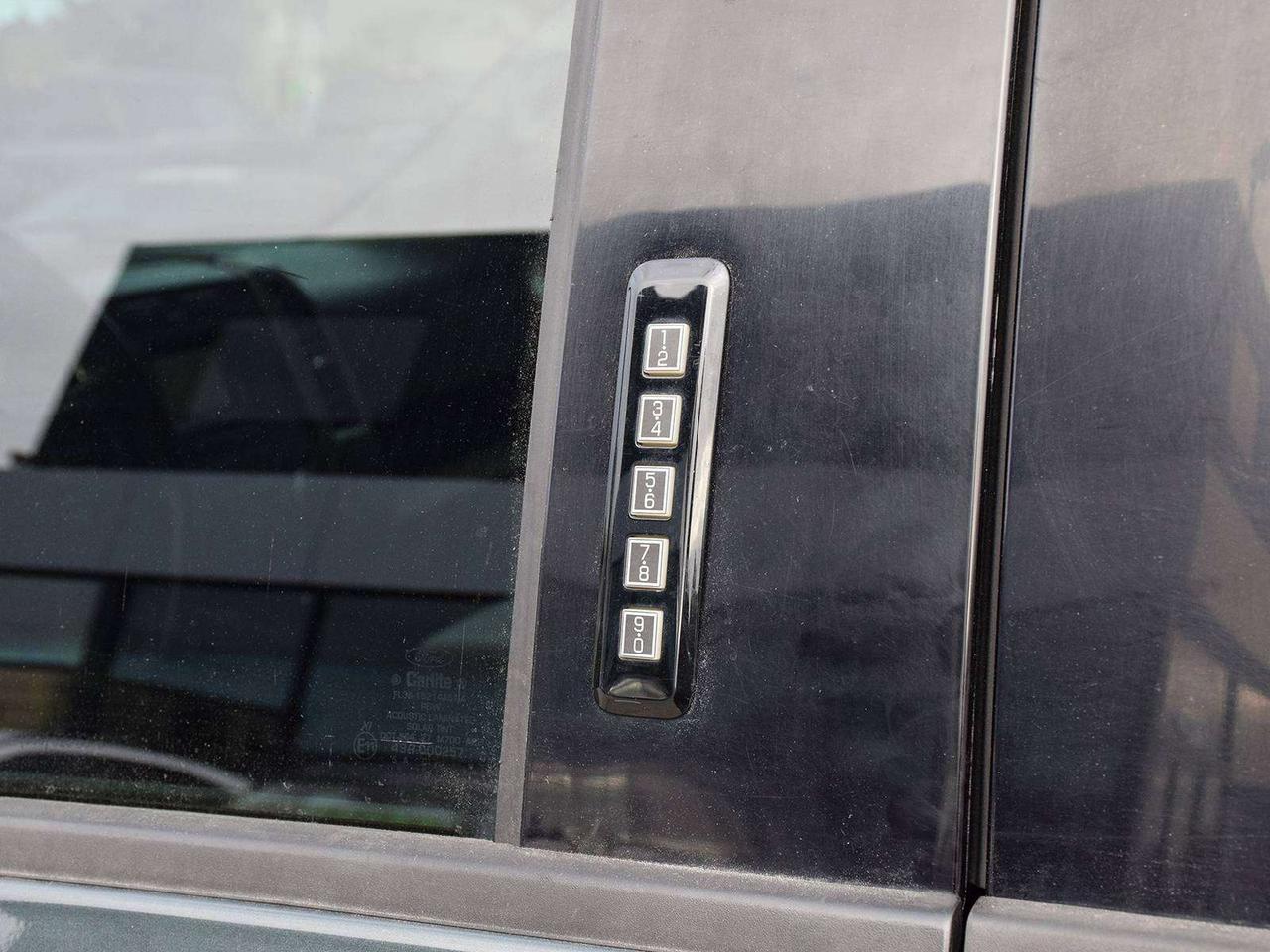 2015 Ford F-150 XLT Super Crew 4x4 ~Bluetooth ~Camera Photo