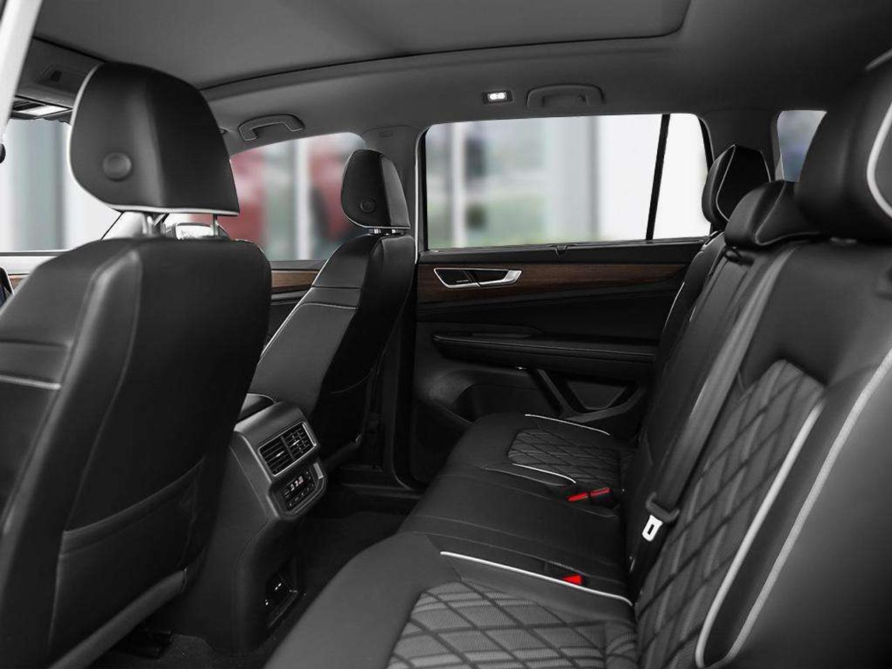 2026 Volkswagen Atlas Execline  VW Certified Captain Chairs Photo