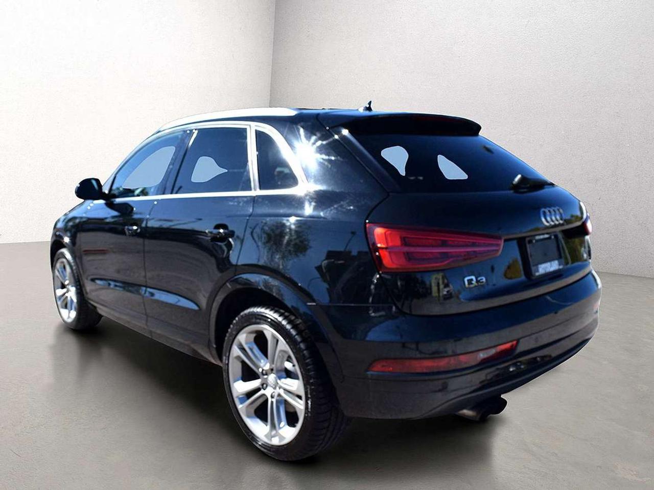 2016 Audi Q3 Navi Panoramic Sunroof Back Up Camera Photo2