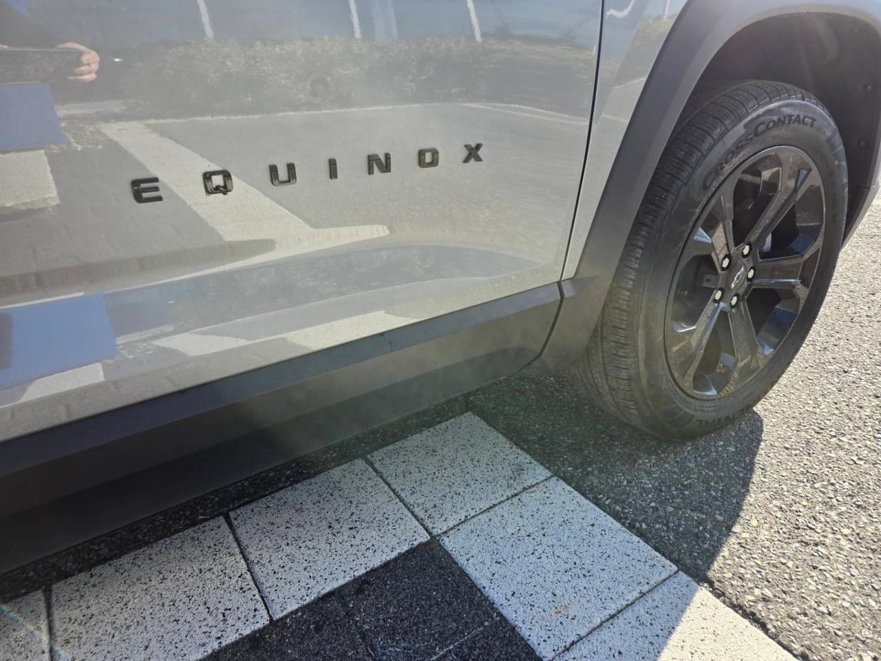 2027 Chevrolet Equinox AWD LT Photo3