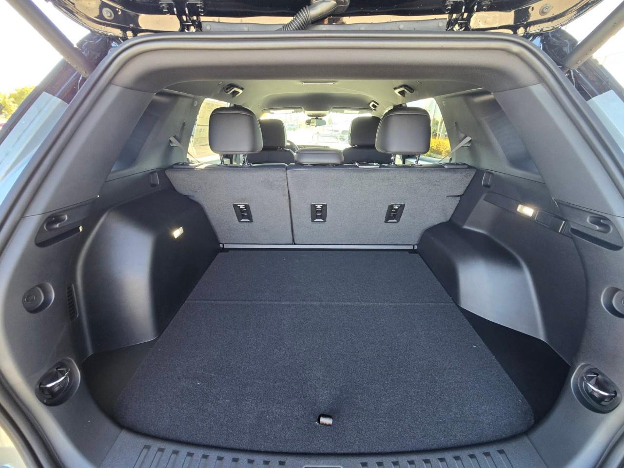 2027 Chevrolet Equinox AWD LT Photo