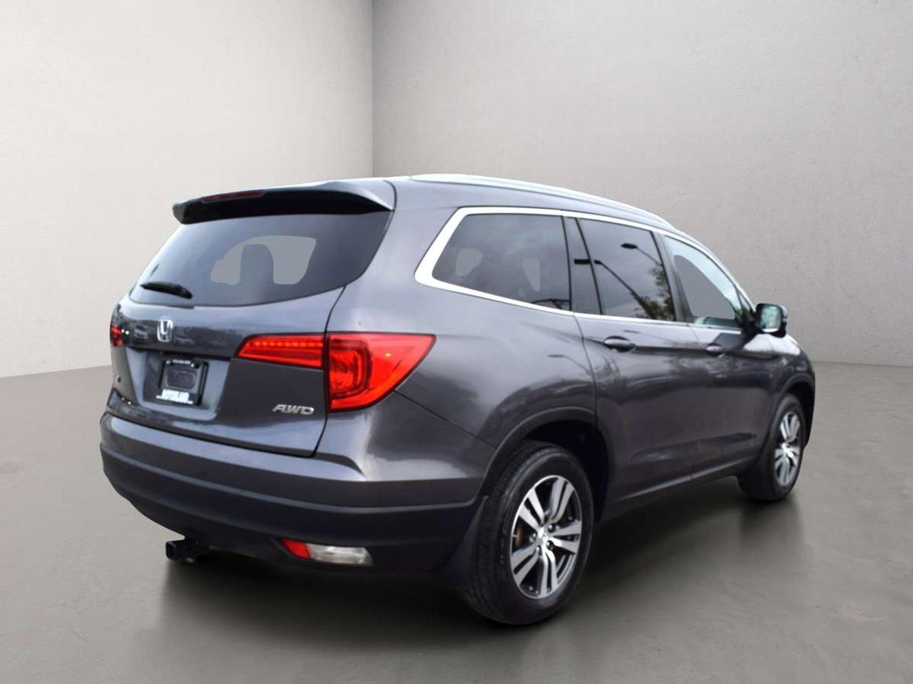 2018 Honda Pilot EX-L AWD Leather Sunroof DVD Photo