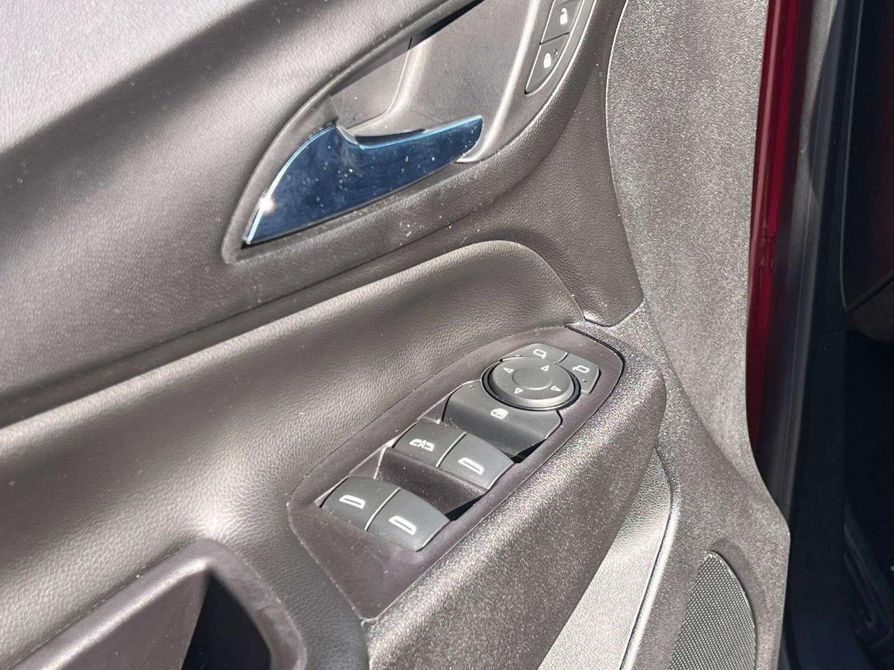 2020 Chevrolet Equinox LT Photo