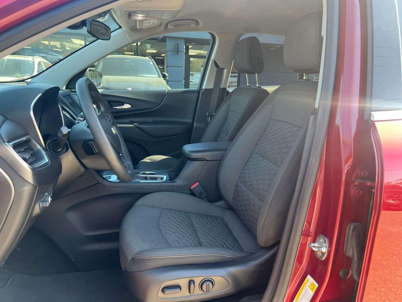 2020 Chevrolet Equinox LT Photo