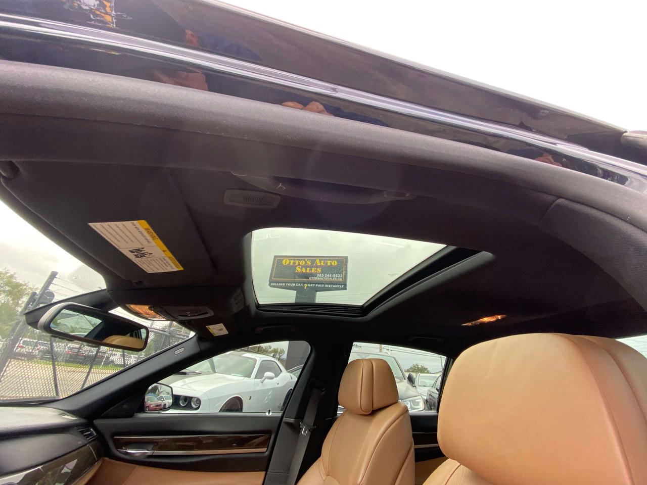 2012 BMW 7 Series xDrive Photo4