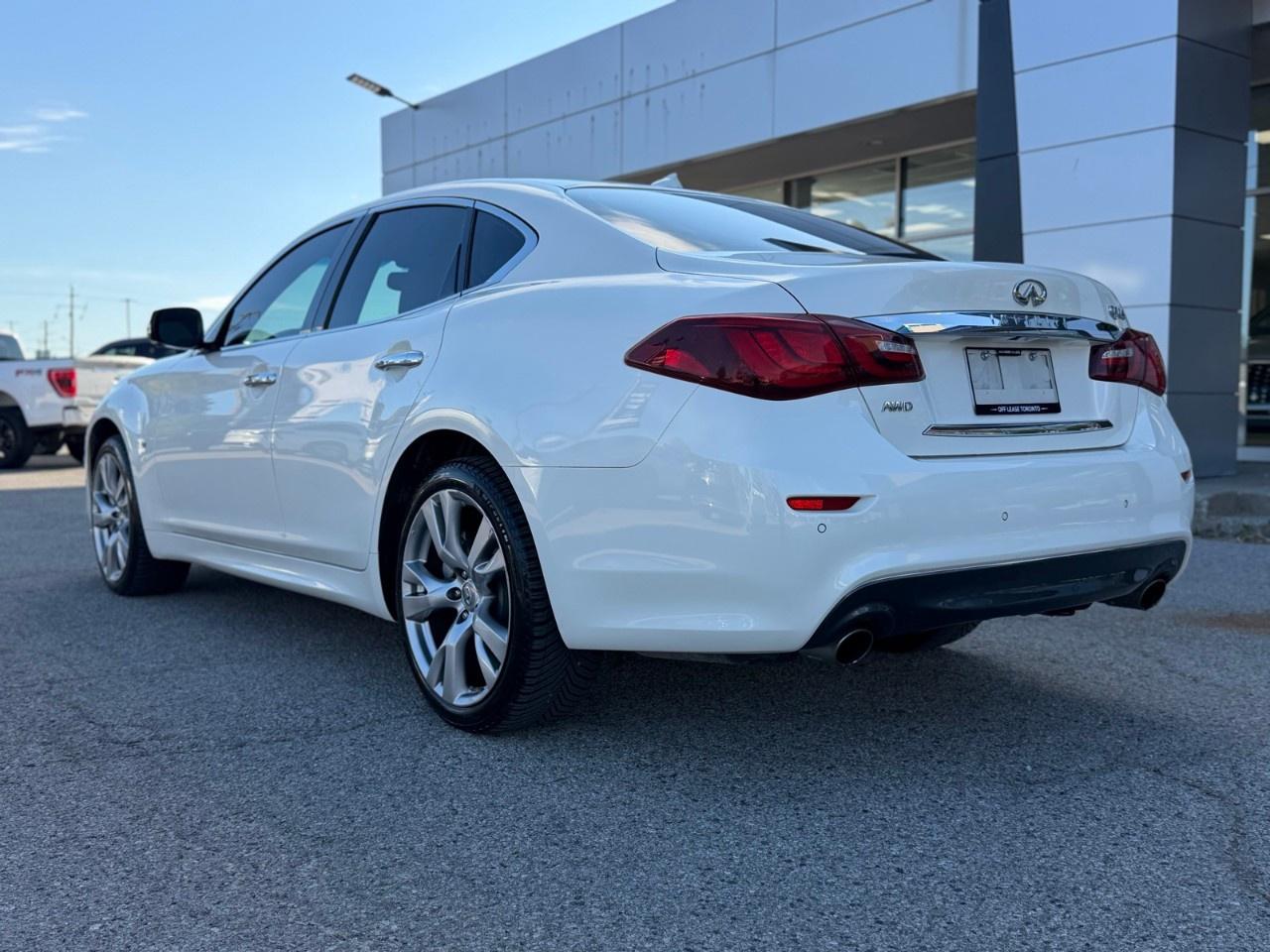 2016 Infiniti Q70  Photo