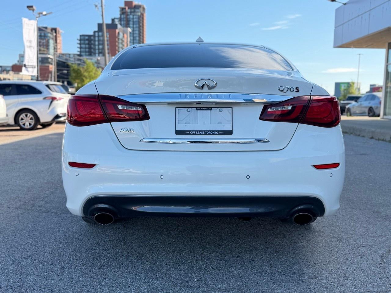 2016 Infiniti Q70  Photo3