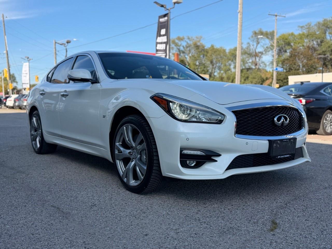 2016 Infiniti Q70  Photo