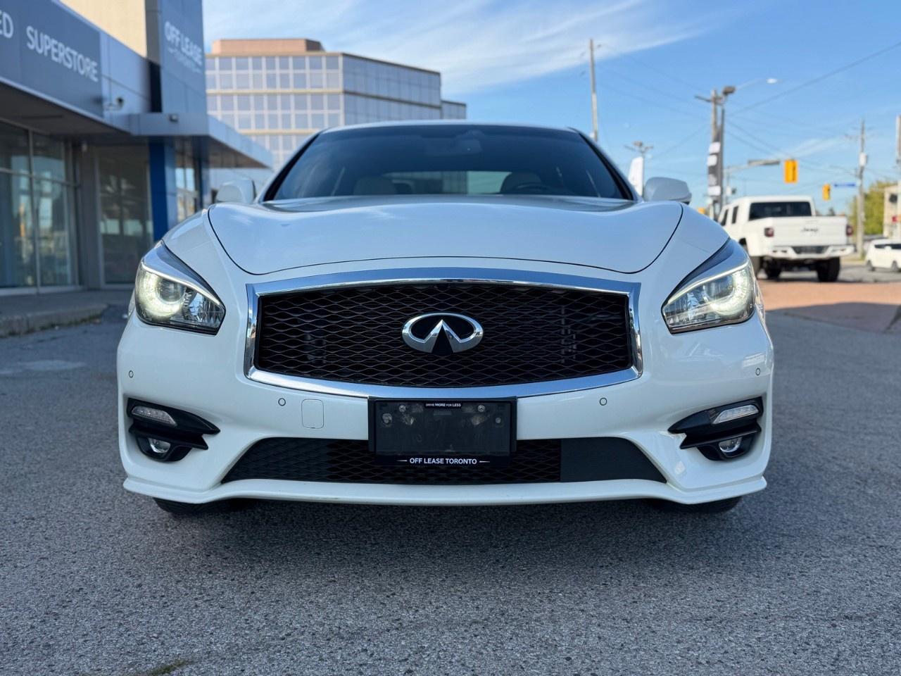 2016 Infiniti Q70  Photo