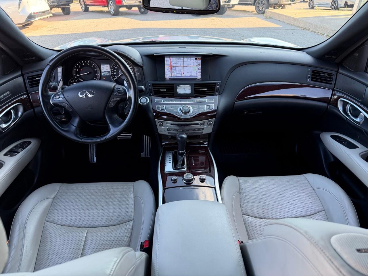 2016 Infiniti Q70  Photo