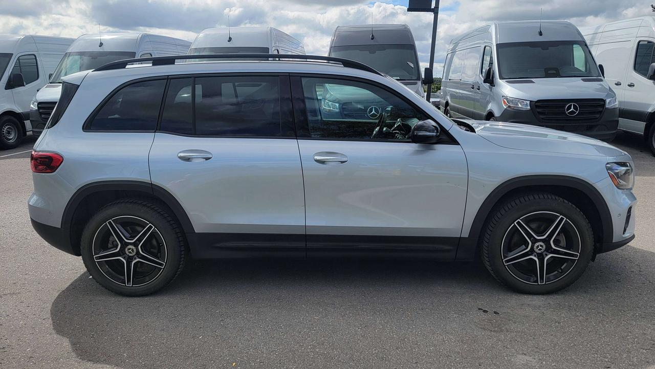 2025 Mercedes-Benz GLB GLB 250 4MATIC SUV Photo3
