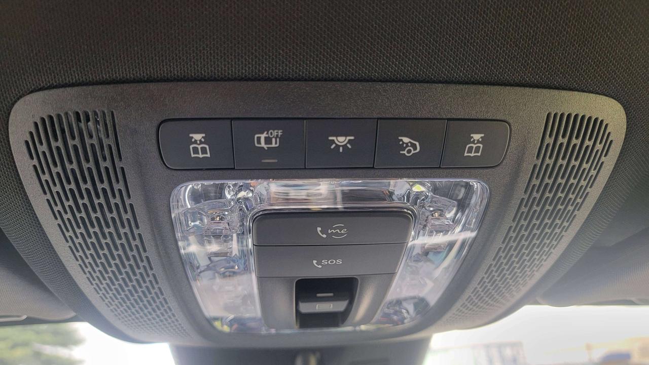 2025 Mercedes-Benz GLB GLB 250 4MATIC SUV Photo