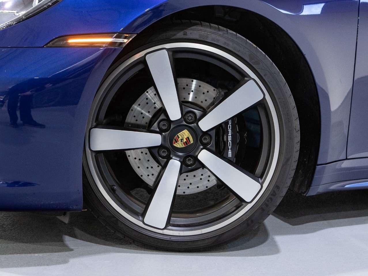2024 Porsche 911 Targa 4S Photo