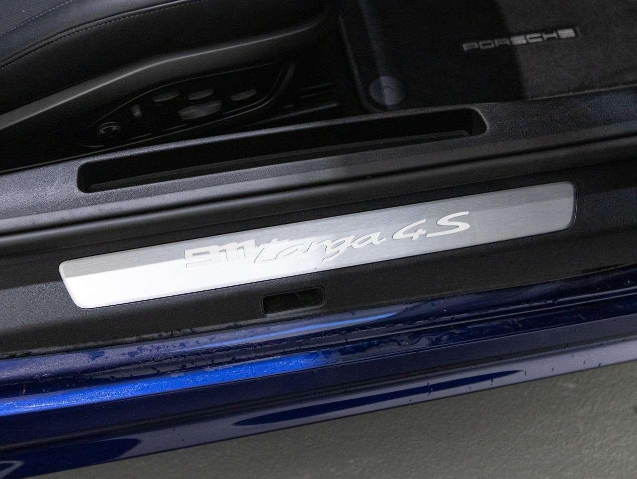 2024 Porsche 911 Targa 4S Photo