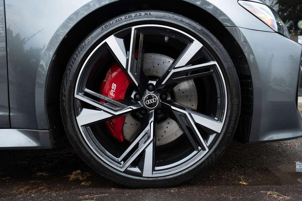 2021 Audi RS6 Avant quattro Photo