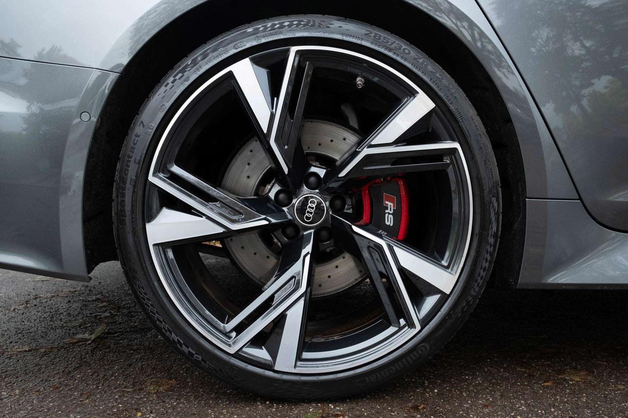 2021 Audi RS6 Avant quattro Photo