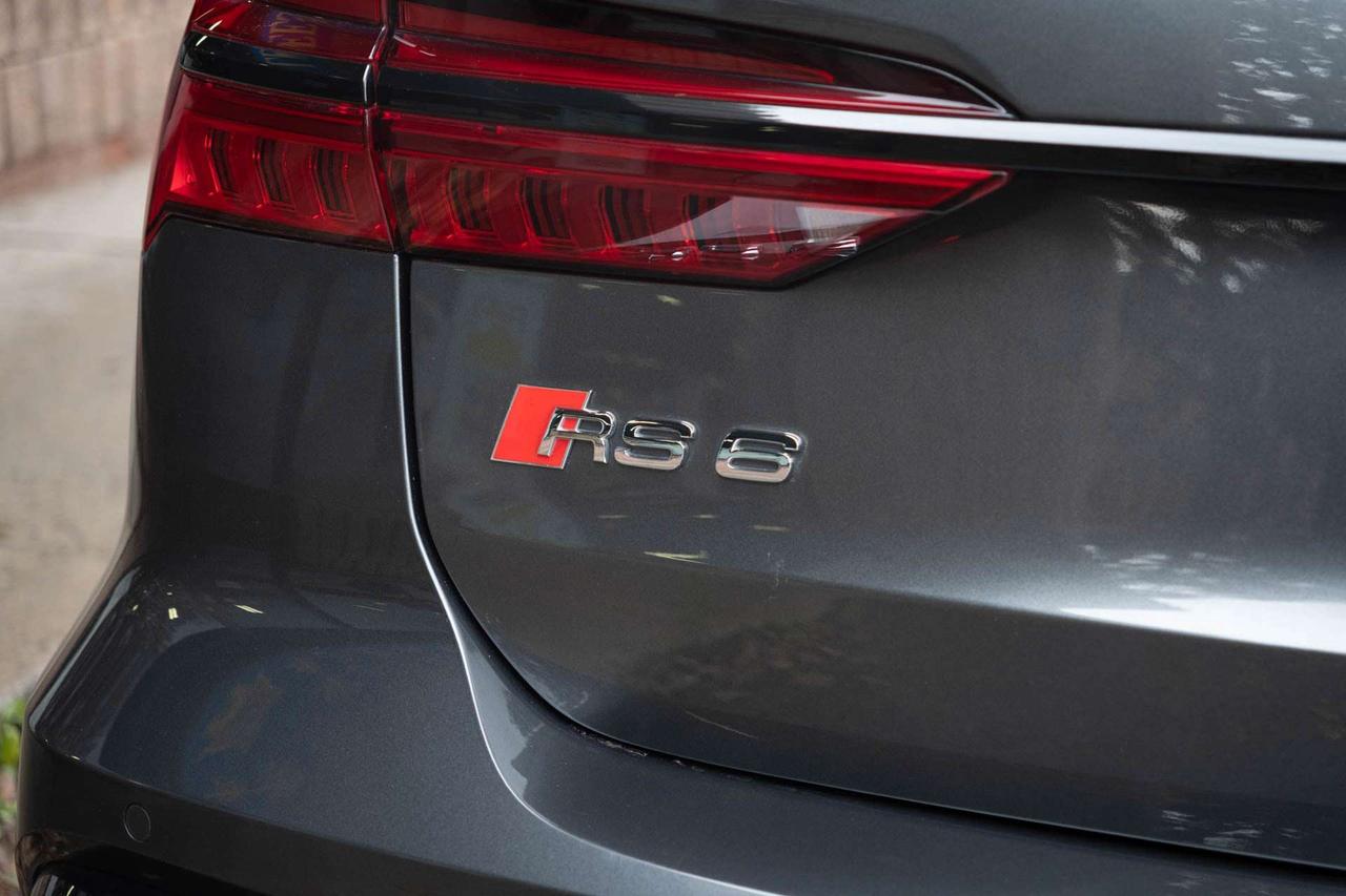 2021 Audi RS6 Avant quattro Photo