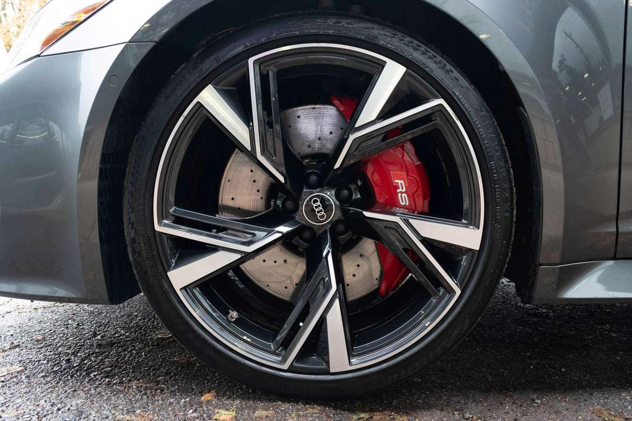 2021 Audi RS6 Avant quattro Photo