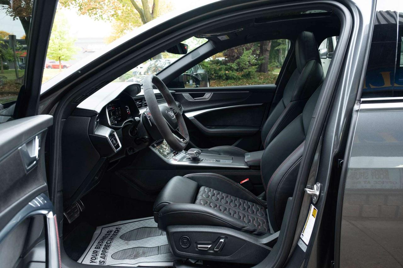 2021 Audi RS6 Avant quattro Photo