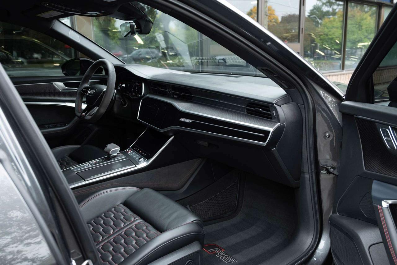 2021 Audi RS6 Avant quattro Photo