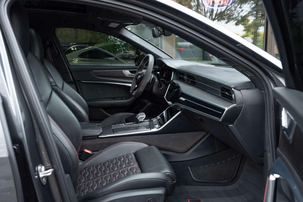2021 Audi RS6 Avant quattro Photo