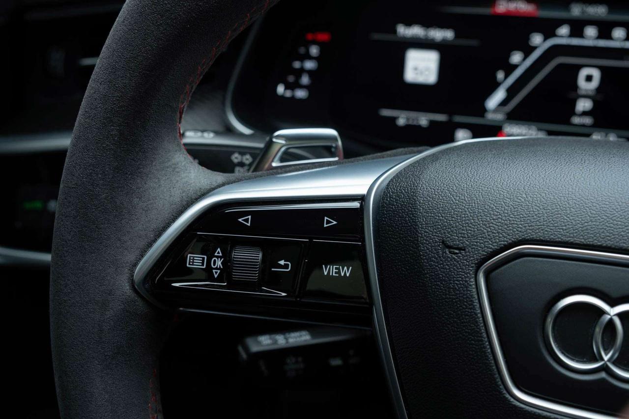 2021 Audi RS6 Avant quattro Photo