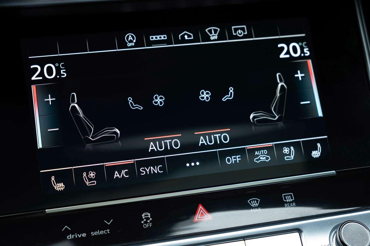2021 Audi RS6 Avant quattro Photo