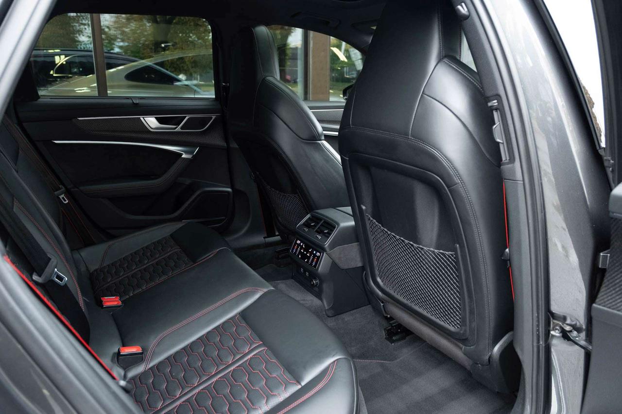 2021 Audi RS6 Avant quattro Photo