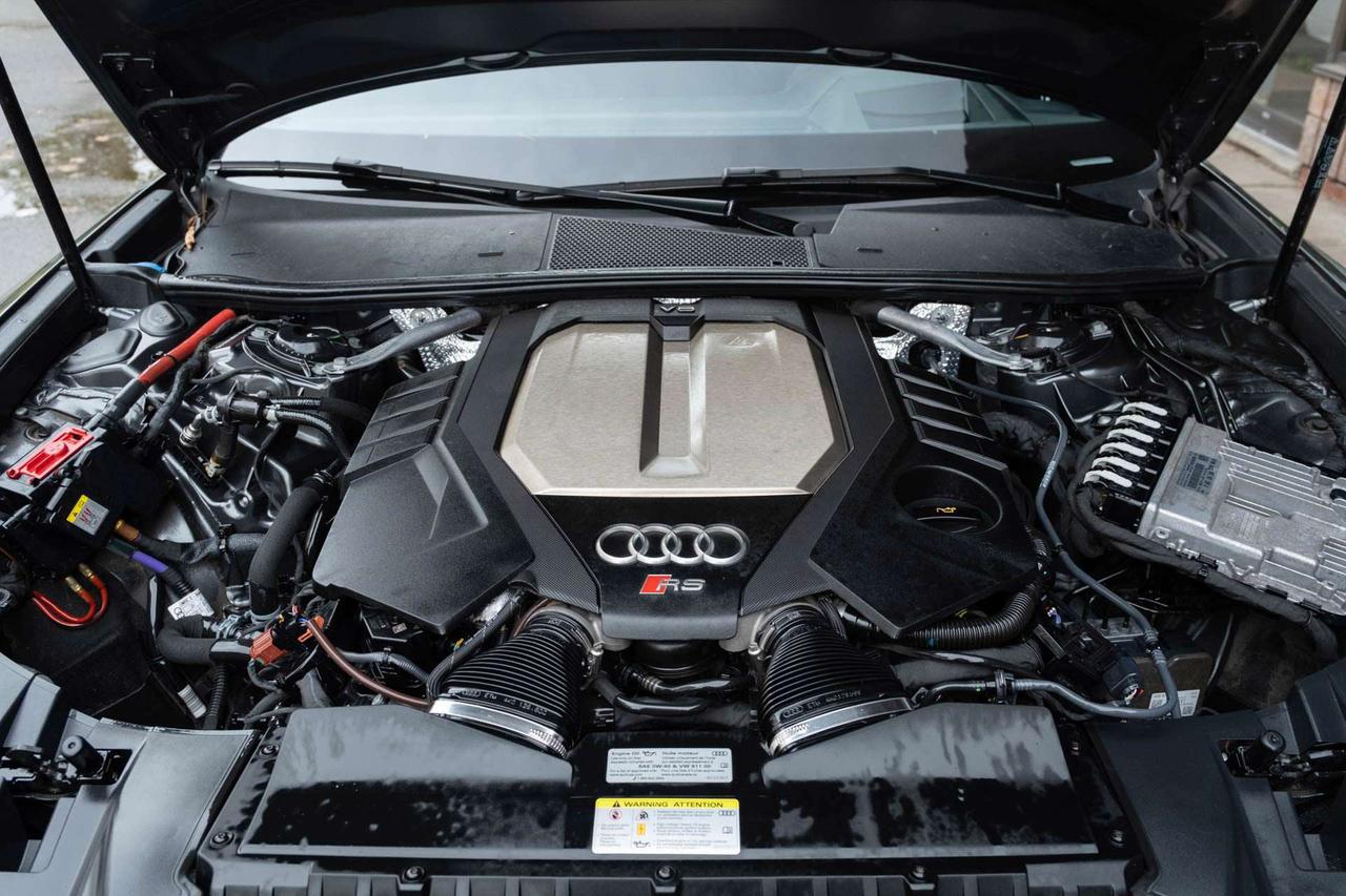 2021 Audi RS6 Avant quattro Photo