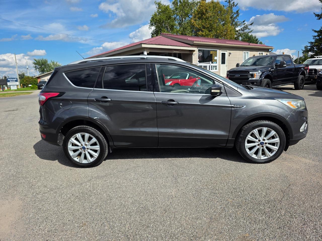 2017 Ford Escape Titanium 4dr 4x4 Photo