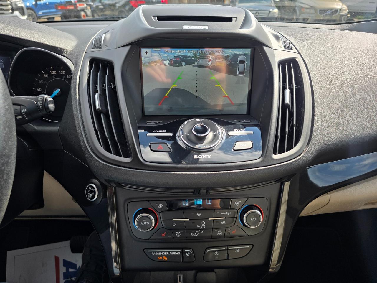 2017 Ford Escape Titanium 4dr 4x4 Photo