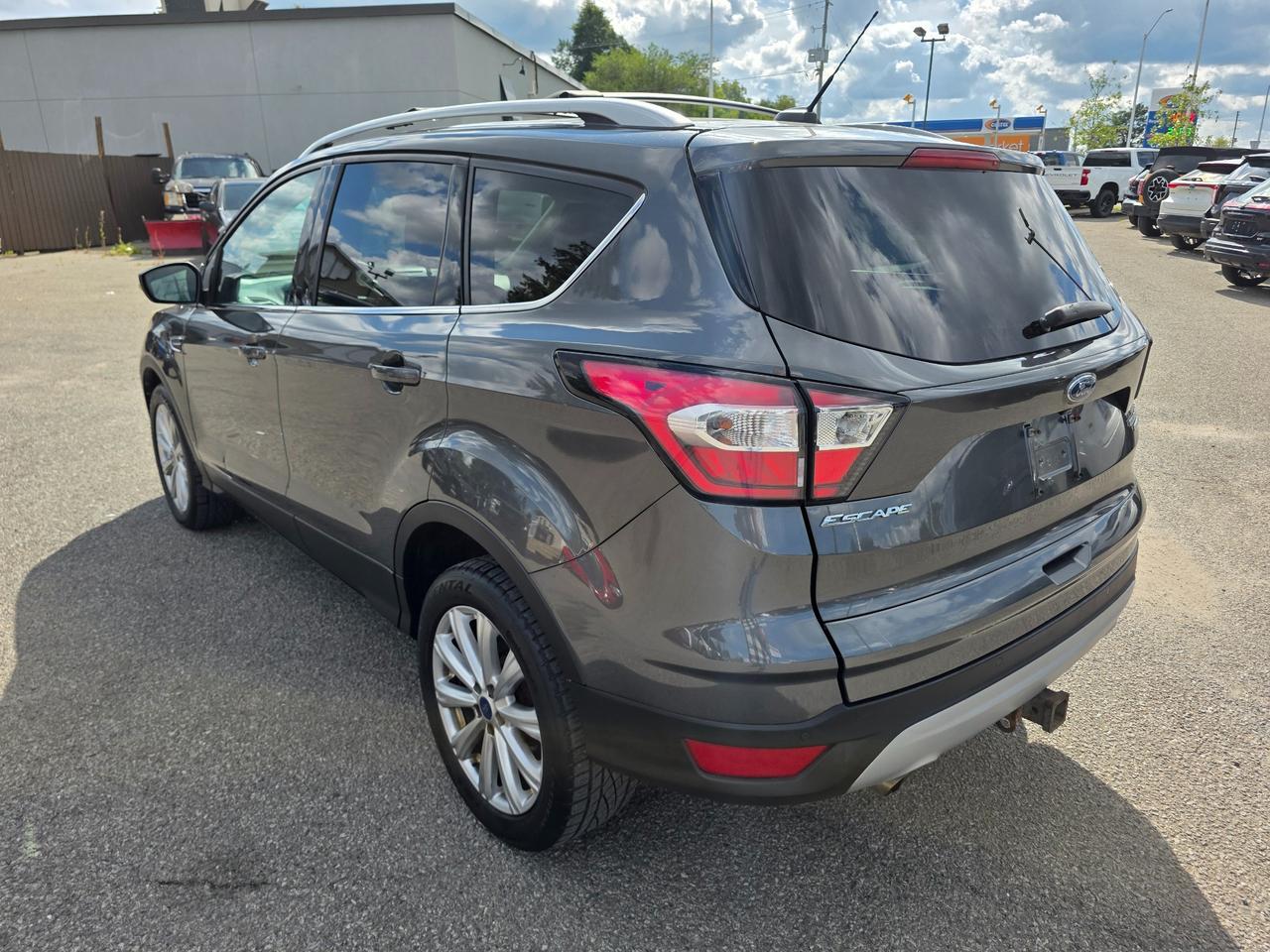 2017 Ford Escape Titanium 4dr 4x4 Photo