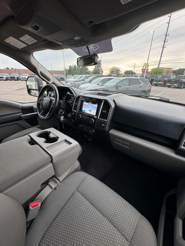 2017 Ford F-150 4WD SuperCrew 157 XLT 6.5' Box Photo