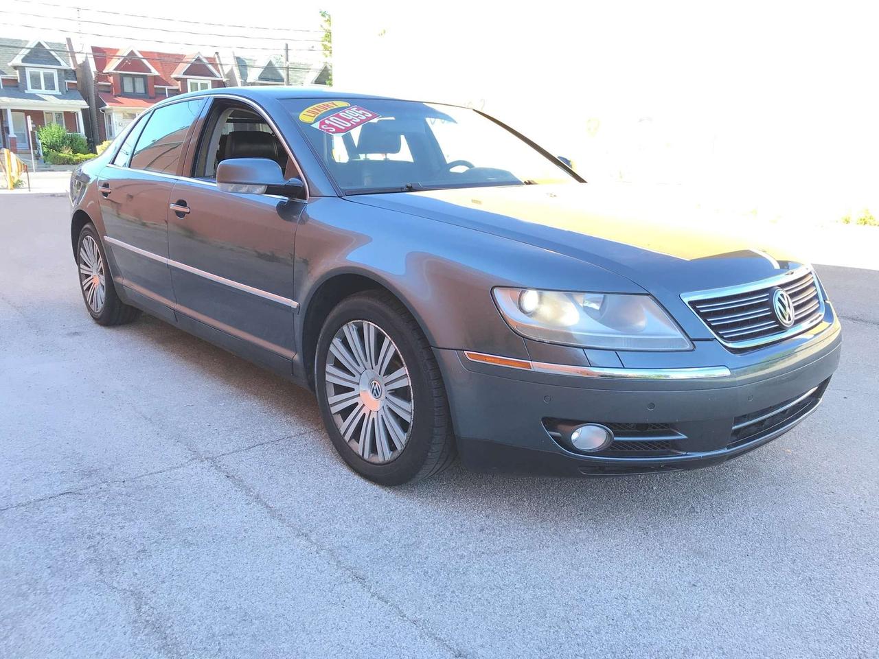 2006 Volkswagen PHAETON A/W/D/ NAVIGATION/ LEATHER/ SUNROOF/ SPOTLESS / Photo