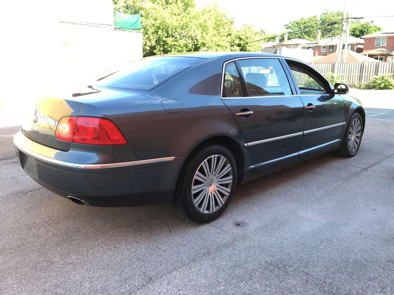 2006 Volkswagen PHAETON A/W/D/ NAVIGATION/ LEATHER/ SUNROOF/ SPOTLESS / Photo