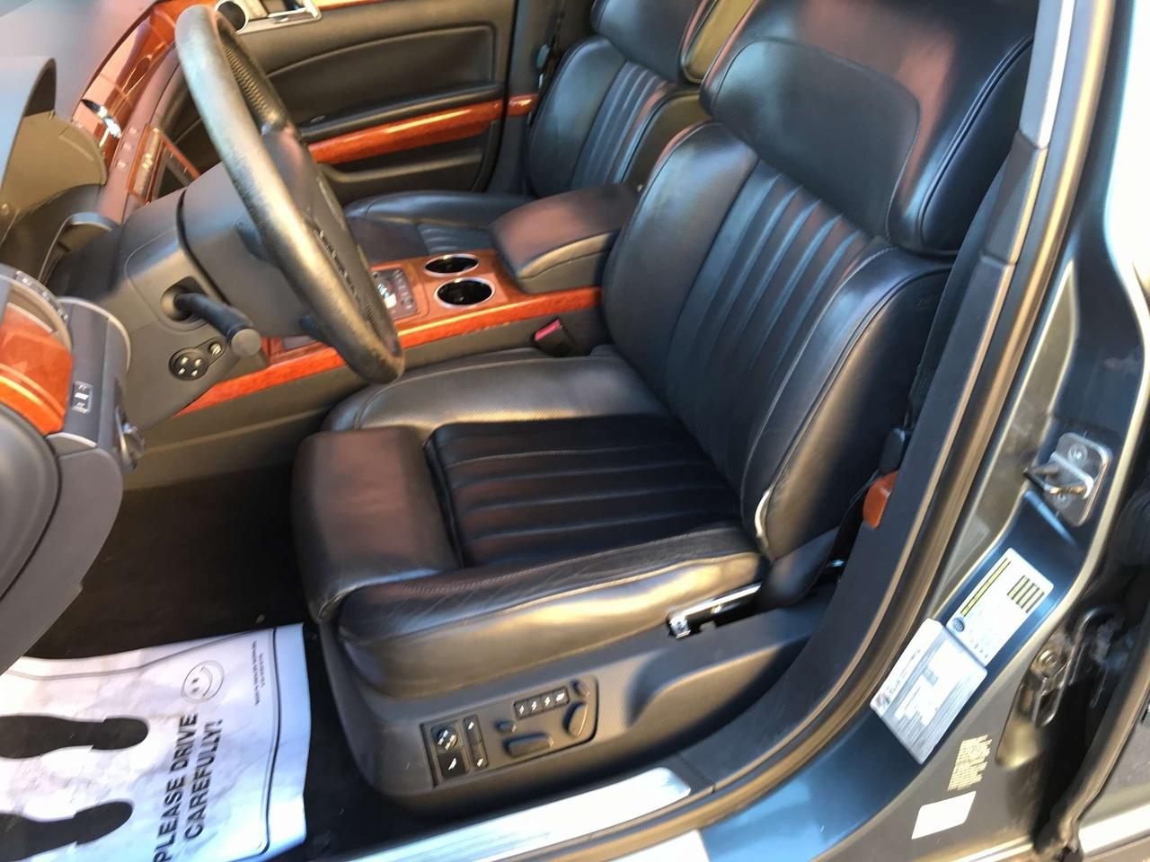 2006 Volkswagen PHAETON A/W/D/ NAVIGATION/ LEATHER/ SUNROOF/ SPOTLESS / Photo