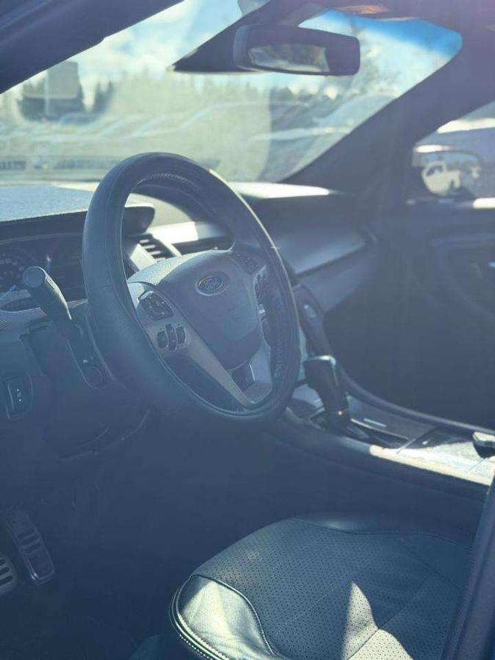 2015 Ford Taurus SHO AWD   NO ACCIDENTS   3.5L TWIN TURBO   365HP   COOLED SEATS   2 SETS OF TIRES   MEMORY SEATS Photo